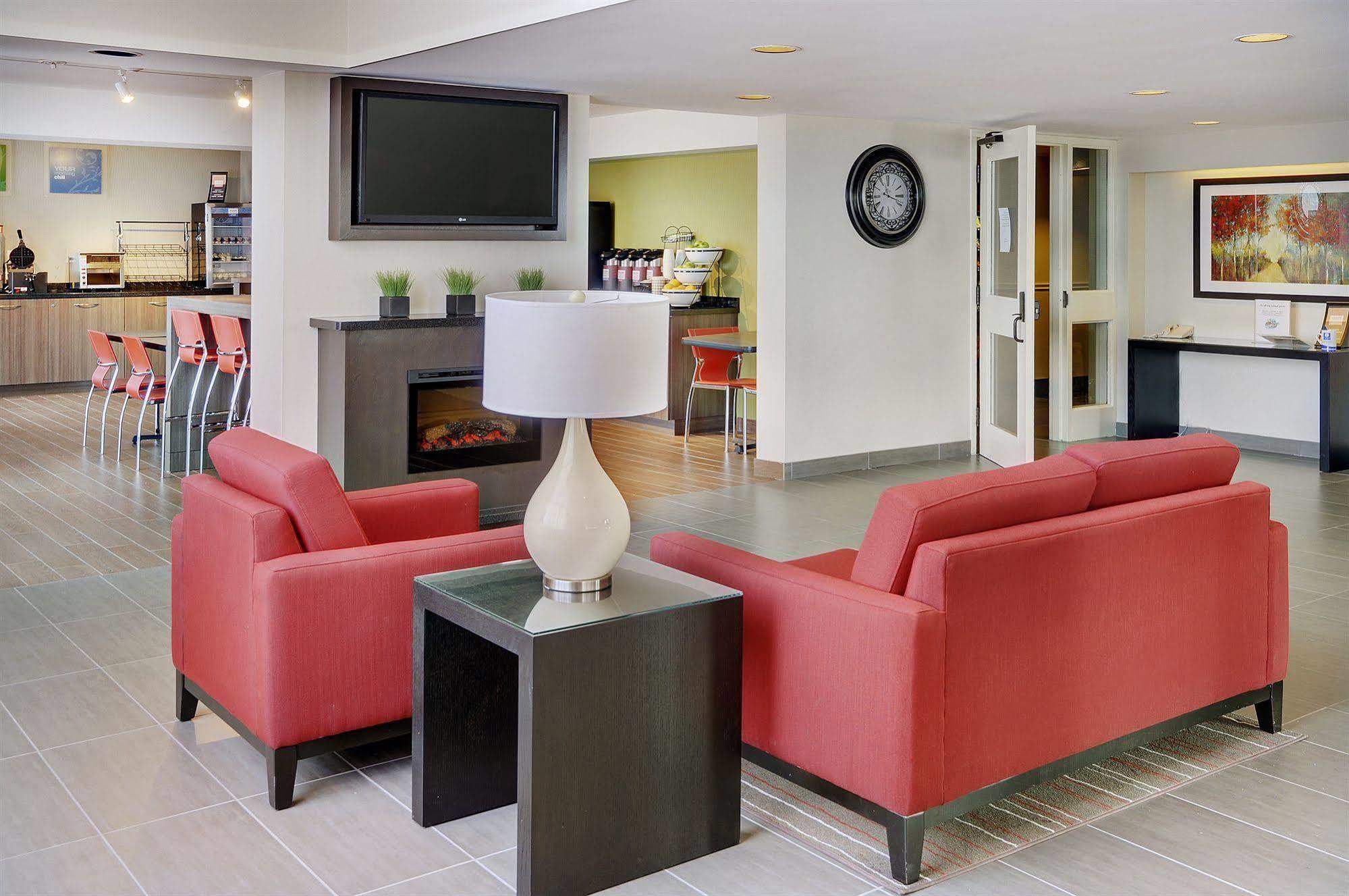 Comfort Inn Swift Current Exteriör bild